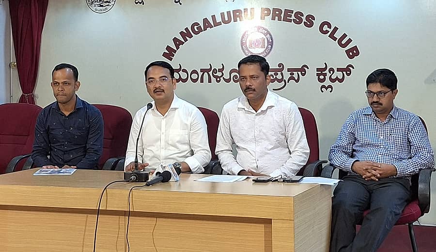 ಸುದ್ದಿಗೋಷ್ಠಿಯಲ್ಲಿ ಡೆನಿಸ್ ಡಿಸಿಲ್ವ ಮಾತನಾಡಿದರು