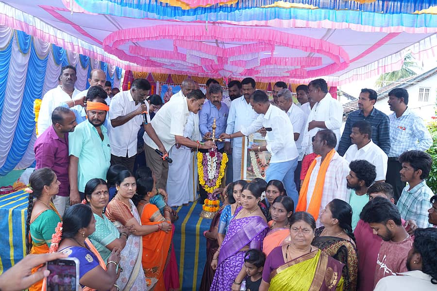 ನ್ಯಾಮತಿಯಲ್ಲಿ ಶುಕ್ರವಾರ ಮಹರ್ಷಿ ವಾಲ್ಮೀಕಿ  ಜಯಂತ್ಯುತ್ಸವ ಕಾರ್ಯಕ್ರಮವನ್ನು ಶಾಸಕ ಡಿ.ಜಿ.ಶಾಂತನಗೌಡ ಉದ್ಘಾಟಿಸಿದರು