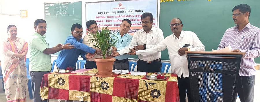 ರಾಣೆಬೆನ್ನೂರಿನ ವಿದ್ಯಾನಗರದ ಬಿ.ಆರ್‌.ಅಂಬೇಡ್ಕರ್‌ ಪ್ರೌಢ ಶಾಲೆಯಲ್ಲಿ ನಡೆದ ಕಾರ್ಯಾಗಾರವನ್ನು  ಪ್ರಾಚಾರ್ಯ ಜೆಡ್‌.ಎಂ.ಖಾಜಿ ಉದ್ಘಾಟಿಸಿದರು