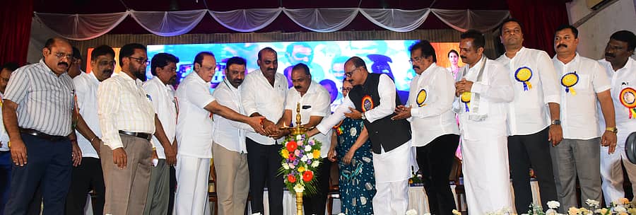 ಕಾರ್ಯಕ್ರಮವನ್ನು ಕಾರ್ಮಿಕ ಸಚಿವ ಸಂತೋಷ್ ಎಸ್. ಲಾಡ್ ಉದ್ಘಾಟಿಸಿದರು