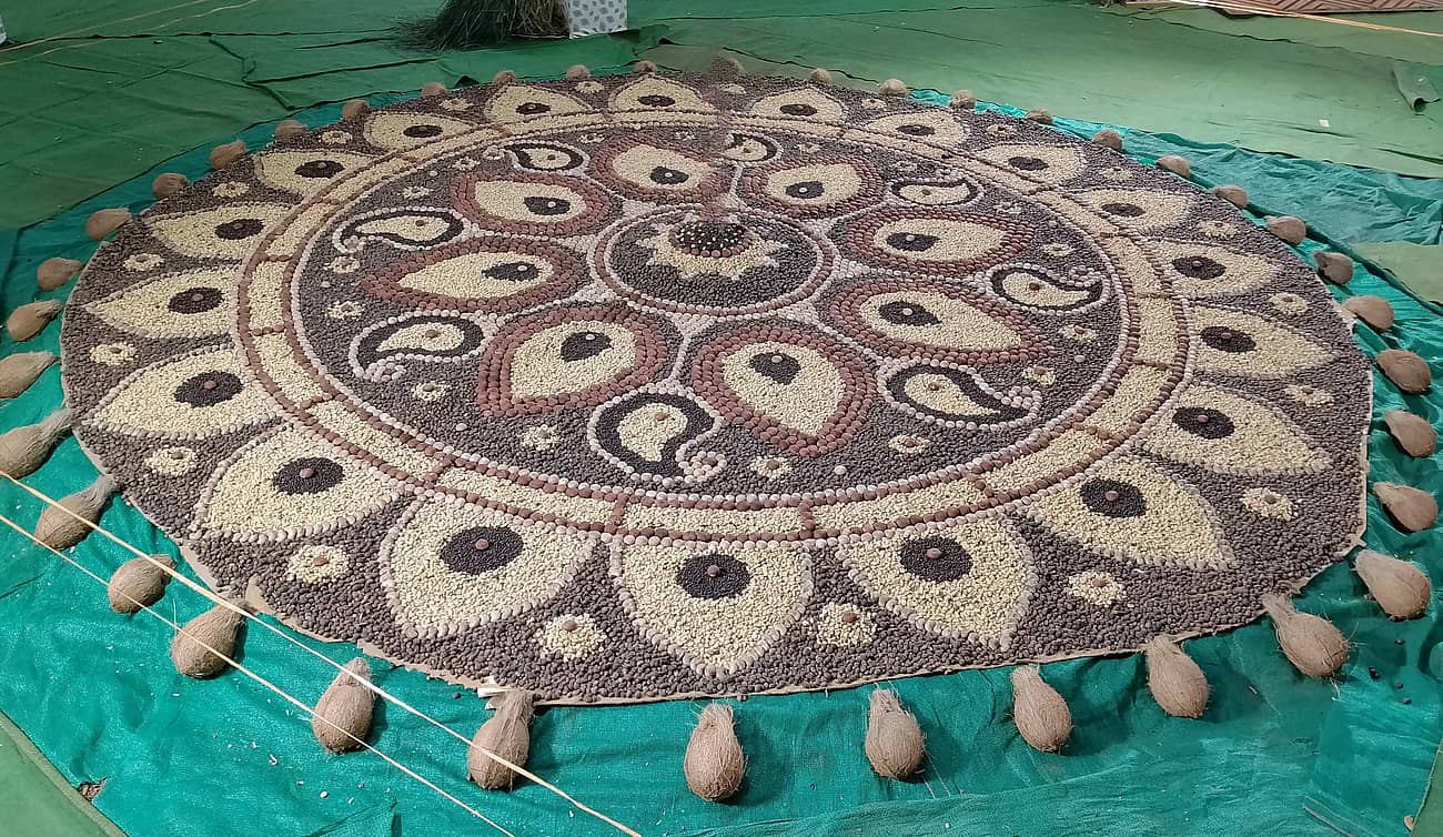 Natural Rangoli Ideas: ಪುಡಿ ಬಳಸದೆ ಮನೆಯಲ್ಲೇ ಸಿಗುವ ವಸ್ತುಗಳಿಂದ ...