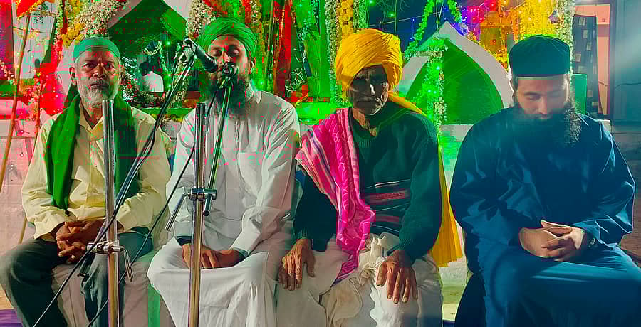ಯಲಬುರ್ಗಾ ತಾಲ್ಲೂಕಿನ ಯಾಪಲದಿನ್ನಿ ಗ್ರಾಮದಲ್ಲಿ ನಡೆದ ಮಾಬುಸುಬಾನಿ ಗ್ಯಾರವಿ ಆಚರಣೆಯಲ್ಲಿ ಇಸ್ಲಾಂ ಧರ್ಮಗುರು ರಶೀದ್ ಅಹ್ಮದ್ ಖಾಜಿ ಮಾತನಾಡಿದರು 