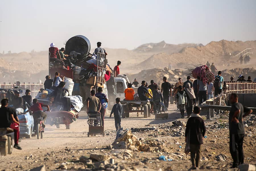 <div class="paragraphs"><p>ಸಾವಿರಾರು ಪ್ಯಾಲೆಸ್ಟೀನಿಯನ್ನರು ಶನಿವಾರ&nbsp;ಗಾಜಾ ನಗರಕ್ಕೆ ಮರಳಿದರು </p></div>