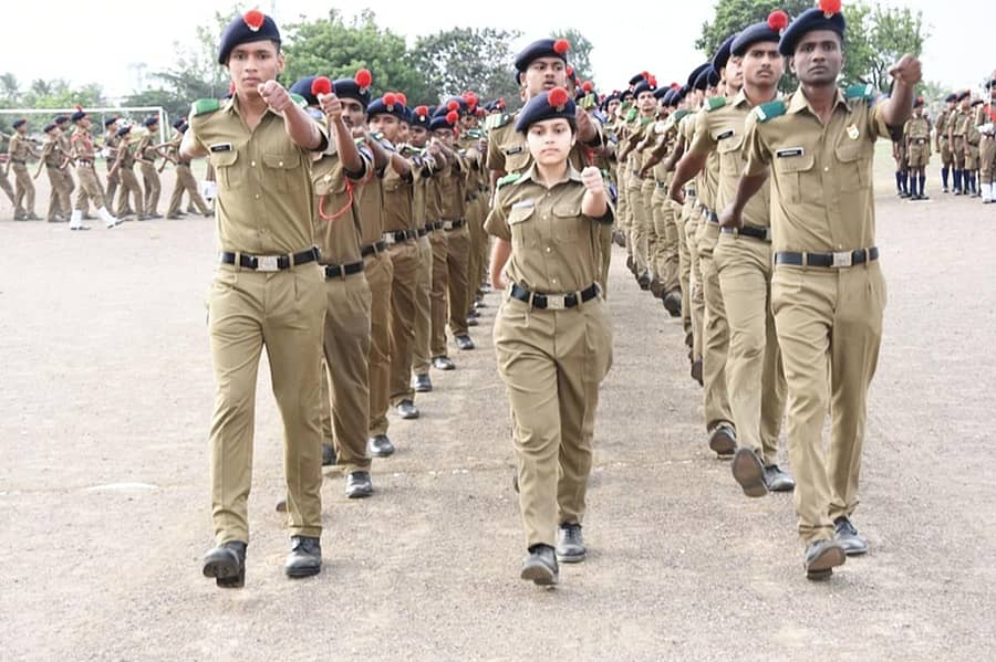 <div class="paragraphs"><p>ಸ್ವಾತಂತ್ರ್ಯ ದಿನಾಚರಣೆ ಅಂಗವಾಗಿ ಪಥಸಂಚಲನದಲ್ಲಿ ಪಾಲ್ಗೊಂಡಿದ್ದ ವಿಜಯಪುರ ಸೈನಿಕ ಶಾಲೆ ವಿದ್ಯಾರ್ಥಿಗಳ ಸಂಗ್ರಹ ಚಿತ್ರ.</p></div>