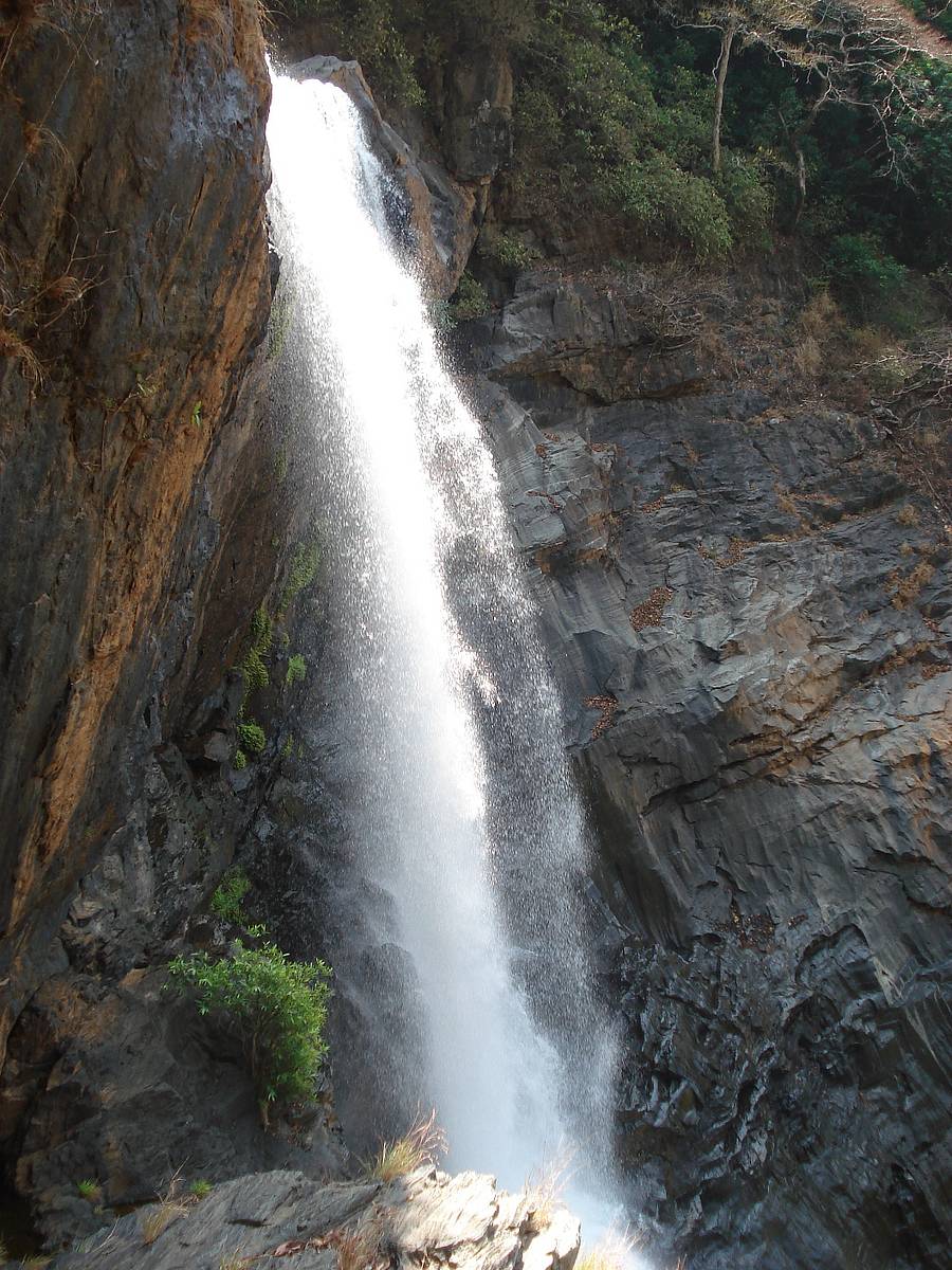 ಖಾನಾಪುರ ತಾಲ್ಲೂಕಿನ ವಜ್ರಪೋಹಾ ಜಲಪಾತ