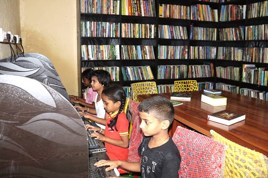 <div class="paragraphs"><p>ಕಂಪ್ಯೂಟರ್ ಬಳಸುತ್ತಿರುವ ಚಿಣ್ಣರು (ಸಾಂದರ್ಭಿಕ ಚಿತ್ರ)</p></div>