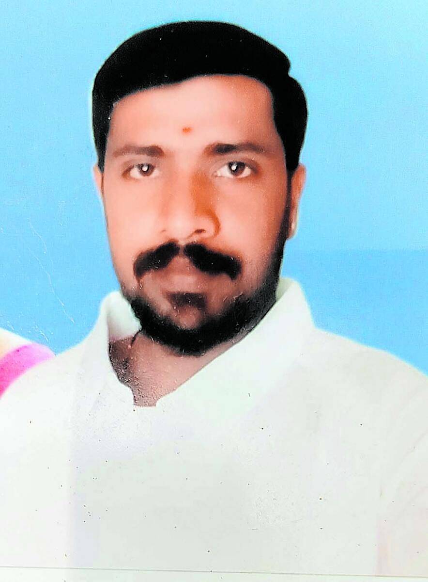 <div class="paragraphs"><p>ಸುನಿಲ್</p></div>