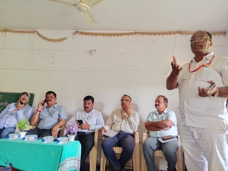 ಚಿಕ್ಕೋಡಿಯಲ್ಲಿ ನಡೆದ ಸಭೆಯಲ್ಲಿ ಎನ್.ಜಿ.ಪಾಟೀಲ ಮಾತನಾಡಿದರು