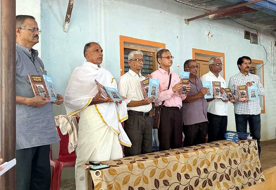 ಪಾವಗಡ ತಾಲ್ಲೂಕು ಸಂಕಾಪುರದಲ್ಲಿ ‘ದೇಗುಲ ಶಿಲ್ಪ ಕೌಶಲ’, ‘ಭವ್ಯ ಶಿಲ್ಪದ ದಿವ್ಯಪಥ’ ಪುಸ್ತಕ ಬಿಡುಗಡೆಗೊಳಿಸಲಾಯಿತು