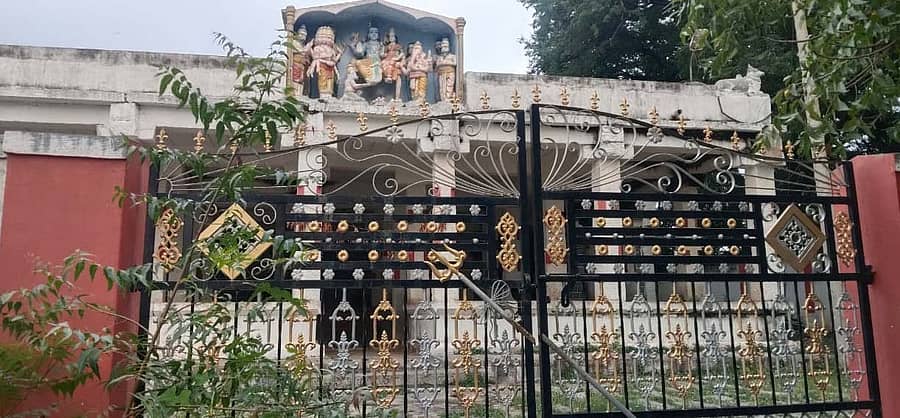 ಬಾಗೇಪಲ್ಲಿ ತಾಲ್ಲೂಕಿನ ಗಂಟ್ಲಮಲ್ಲಮ್ಮ ಕಣಿವೆಯ ಬಳಿ ಇರುವ ಹಿರಣ್ಯೇಶ್ವರ ದೇವಾಲಯ