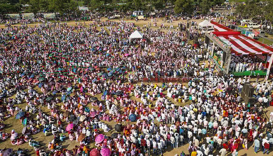 ರಾಂಚಿಯಲ್ಲಿ ಶುಕ್ರವಾರ ಆಯೋಜಿಸಿದ್ದ ‘ಆದಿವಾಸಿ ಹುಂಕಾರ್‌ ಮಹಾರ‍್ಯಾಲಿ’ಯಲ್ಲಿ ಬುಡಕಟ್ಟು ಸಮುದಾಯದವರು ಹೆಚ್ಚಿನ ಸಂಖ್ಯೆಯಲ್ಲಿ ಪಾಲ್ಗೊಂಡಿದ್ದರು –ಪಿಟಿಐ ಚಿತ್ರ