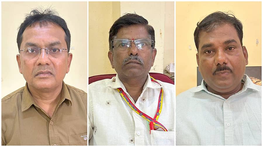 <div class="paragraphs"><p>ತಮ್ಮಣ್ಣ ಕಾಂಬಳೆ,&nbsp;ಗೂಳಪ್ಪ,&nbsp;ಶಿವಾನಂದ ಬಡಿಗೇರ್</p></div>