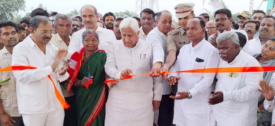 ಮುಳಗುಂದ ಅಬ್ಬಿಕೆರೆ ದೋಣಿ ವಿಹಾರವನ್ನು ಭಾನುವಾರ ಸಚಿವ ಎಚ್.ಕೆ. ಪಾಟೀಲ ಉದ್ಘಾಟಿಸಿದರು 