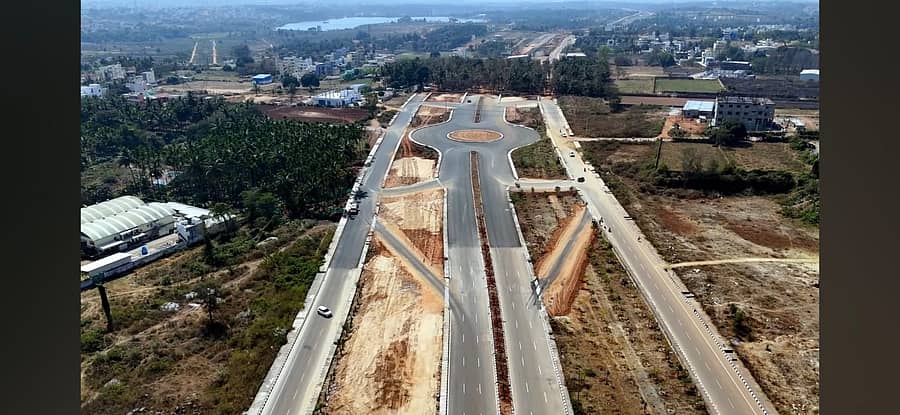 ಮೈಸೂರು ರಸ್ತೆಯಿಂದ ಮಾಗಡಿ ರಸ್ತೆಗೆ ಸಂಪರ್ಕ ಕಲ್ಪಿಸುವ 10.7 ಕಿಲೋ ಮೀಟರ್ ಉದ್ದದ ಪ್ರಮುಖ ಮುಖ್ಯರಸ್ತೆ ಕಾಮಗಾರಿ ನಡೆಯುತ್ತಿದೆ. 