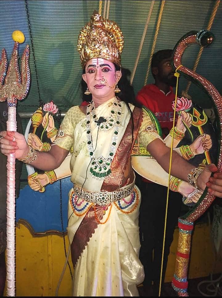 ಯಕ್ಷಗಾನ ಸ್ತ್ರೀ ಪಾತ್ರದಲ್ಲಿ ನರಸೇಗೌಡ