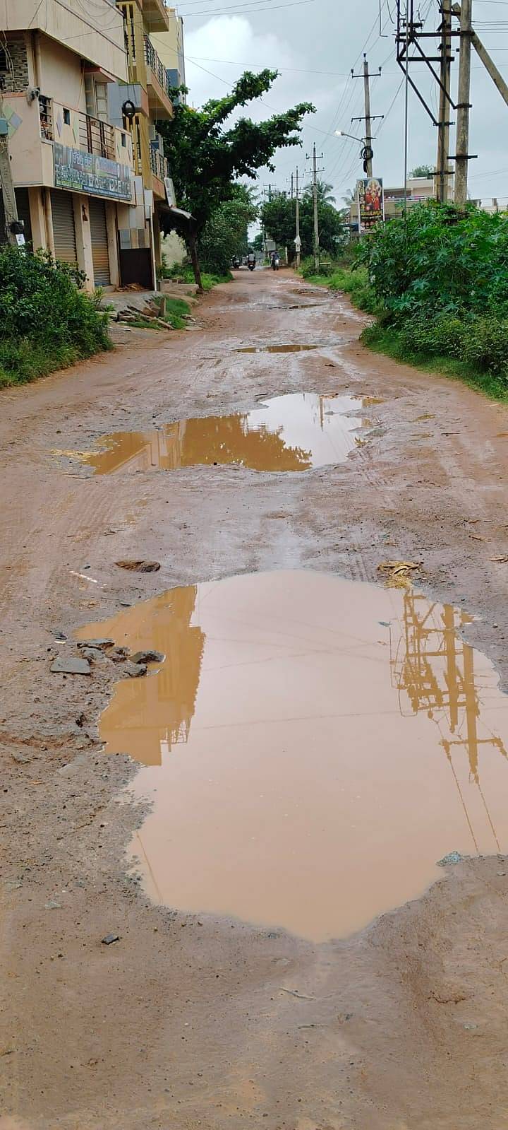 ಚೌಡೇಶ್ವರಿ ನಗರದಲ್ಲಿ ದಶಕಗಳಿಂದ ಡಾಂಬರ್ ಕಾಣದ ರಸ್ತೆ ಸ್ಥಿತಿ