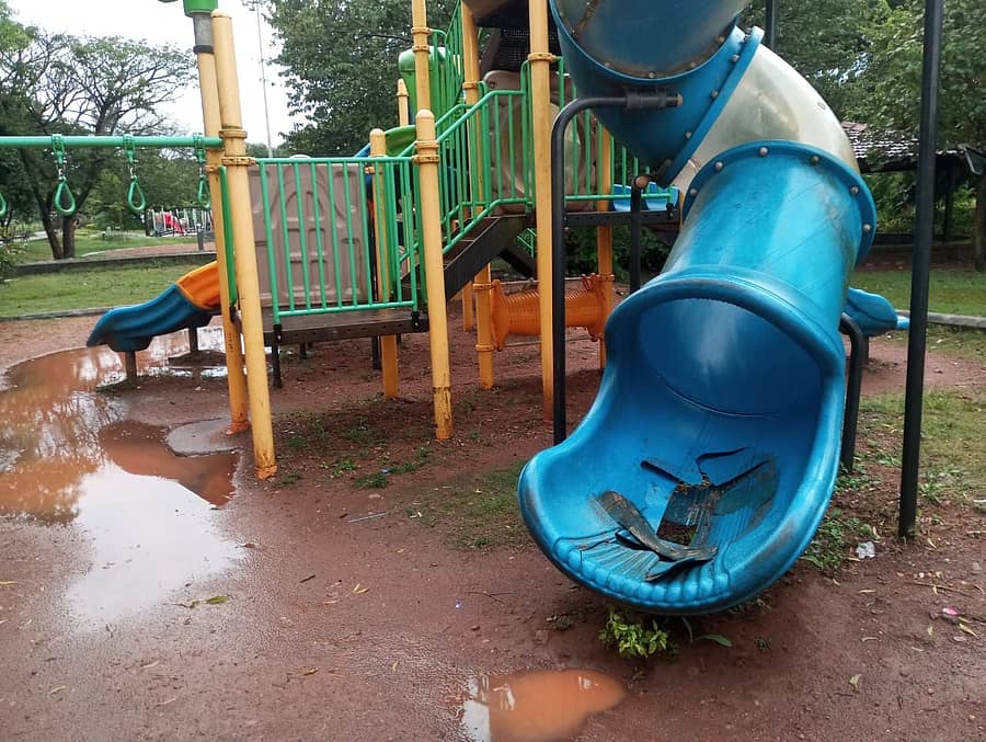 ಹುಬ್ಬಳ್ಳಿ ತೋಳನಕೆರೆ ಉದ್ಯಾನದಲ್ಲಿರುವ ಮಕ್ಕಳ ಆಟಿಕೆ ಸಾಮಗ್ರಿ ಹಾಳಾಗಿದೆ