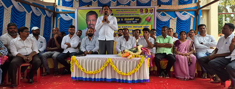 ಕೆ.ಆರ್.ನಗರ ತಾಲ್ಲೂಕು ಸಾರ್ವಜನಿಕ ಸರ್ಕಾರಿ ಆಸ್ಪತ್ರೆಯಲ್ಲಿ ಸೋಮವಾರ ನಡೆದ ಕಾರ್ಯಕ್ರಮದಲ್ಲಿ ಶಾಸಕ ಡಿ.ರವಿಶಂಕರ್ ಮಾತನಾಡಿದರು