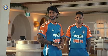 <div class="paragraphs"><p>ಫೋಟೊಶೂಟ್‌ನಲ್ಲಿ ತಿಲಕ್‌ ವರ್ಮಾ ಹಾಗೂ ನಾಯಕ ಸೂರ್ಯಕುಮಾರ್ ಯಾದವ್</p></div>