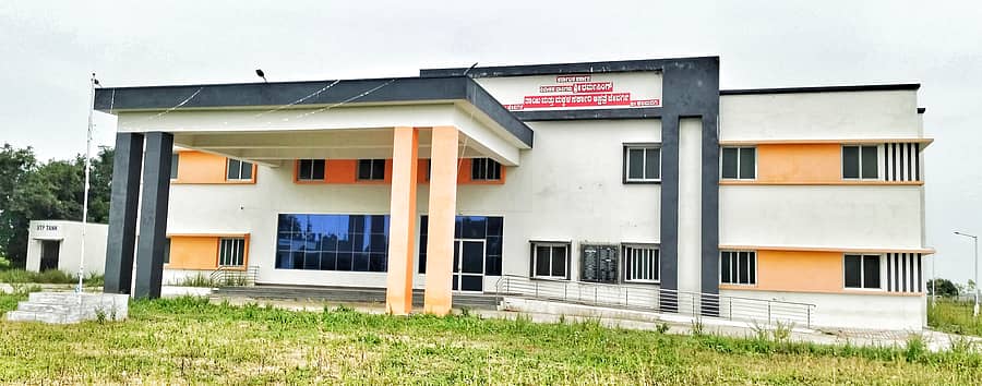 ಜೇವರ್ಗಿ ಪಟ್ಟಣದ ಹೊರವಲಯದಲ್ಲಿರುವ ತಾಯಿ ಮತ್ತು ಮಕ್ಕಳ ಆಸ್ಪತ್ರೆ