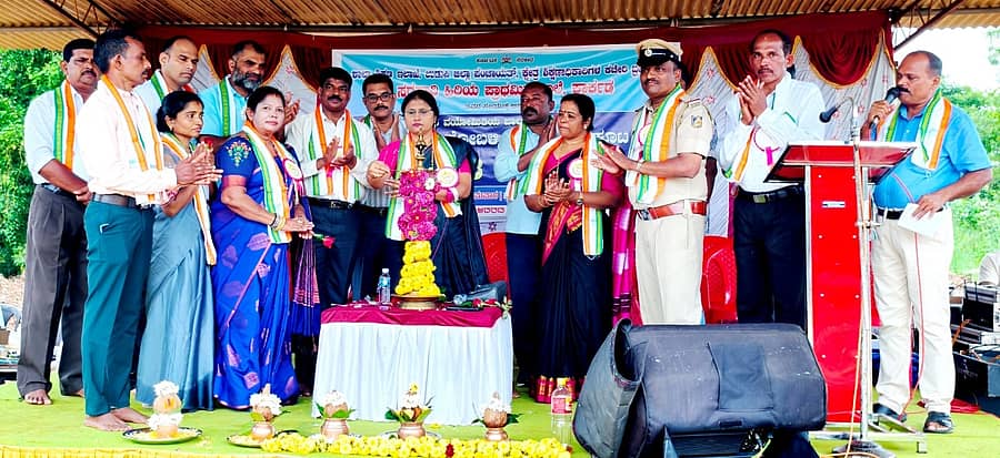 ಕ್ರೀಡಾಕೂಟವನ್ನು ಬ್ರಹ್ಮಾವರ ಕ್ಷೇತ್ರ ಶಿಕ್ಷಣಾಧಿಕಾರಿ ಶಬನಾ ಅಂಜುಮ್ ಉದ್ಘಾಟಿಸಿದರು