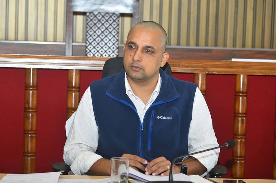 ಸಭೆಯಲ್ಲಿ ಜಿಲ್ಲಾಧಿಕಾರಿ ವೆಂಕಟ್ ರಾಜಾ ಮಾತನಾಡಿದರು