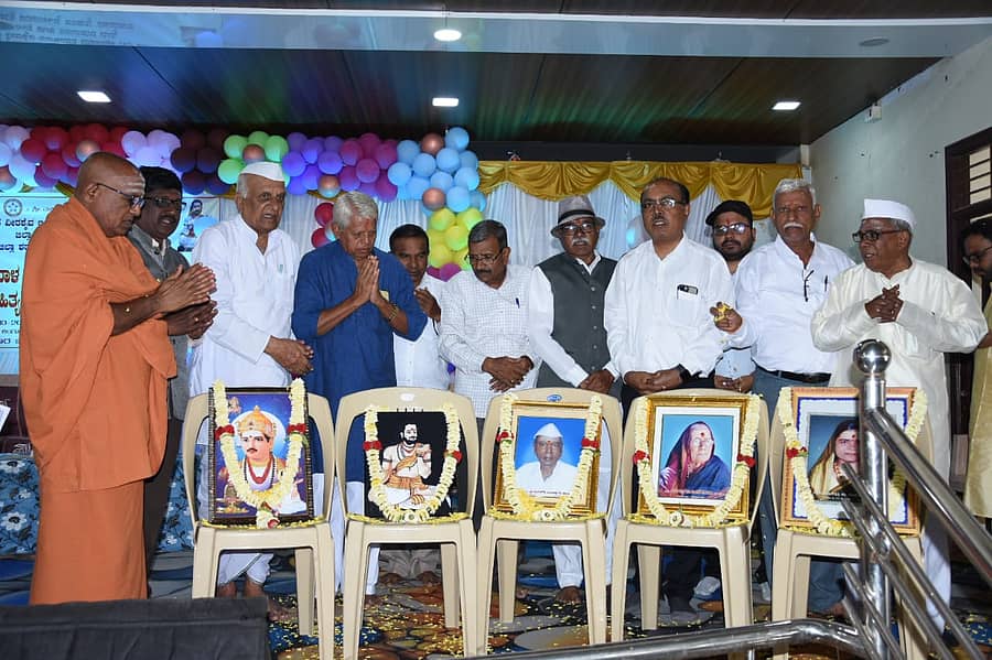 ವಿಜಯಪುರದಲ್ಲಿ ಮಂಗಳವಾರ ಮಡಿವಾಳ ಮಾಚಿದೇವರ ಮೂರ್ತಿ ಪ್ರತಿಷ್ಠಾಪನೆ ಕಾರ್ಯಕ್ರಮ ಜರುಗಿತು