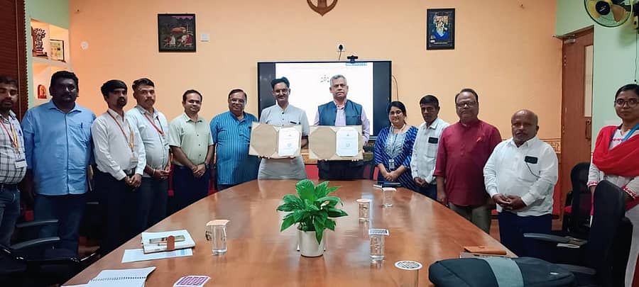 ಗದುಗಿನ ಮಹಾತ್ಮಗಾಂಧಿ ಗ್ರಾಮೀಣಾಭಿವೃದ್ಧಿ ಮತ್ತು ಪಂಚಾಯತ್‌ರಾಜ್ ವಿಶ್ವವಿದ್ಯಾಲಯ ಹಾಗೂ ಸರ್ವೋದಯ ಇಂಟಿಗ್ರೇಟೆಡ್ ರೂರಲ್ ಡೆವಲಪ್‌ಮೆಂಟ್ ಸೊಸೈಟಿ ನಡುವೆ ಪರಸ್ಪರ ಸಹಯೋಗ ಒಪ್ಪಂದಕ್ಕೆ ಸಹಿ ಮಾಡಲಾಯಿತು