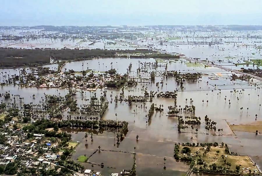 <div class="paragraphs"><p>ಚಂಡಮಾರುತದಿಂದ ಆಂಧ್ರ ಪ್ರದೇಶದಲ್ಲಿ ಸಂಭವಿಸಿದ ಹಾನಿ</p></div>