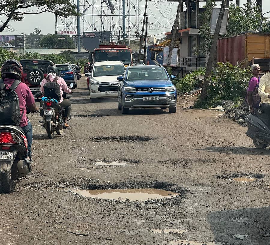 ಆನೇಕಲ್ ತಾಲ್ಲೂಕಿನ ಚಂದಾಪುರ-ರಾಮಸಾಗರ ರಸ್ತೆಯ ಸ್ಥಿತಿ