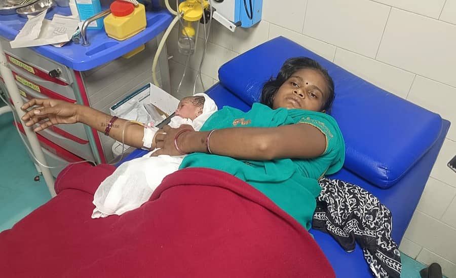 ಕೆಎಸ್‌ಆರ್‌ಟಿಸಿ ಬಸ್‌ನಲ್ಲಿ ಹೆರಿಗೆ ಬಳಿಕ ರಶ್ನಿ ಮದ್ದೂರಿನ ಆಸ್ಪತ್ರೆಯಲ್ಲಿ ಚಿಕಿತ್ಸೆ ಪಡೆದರು