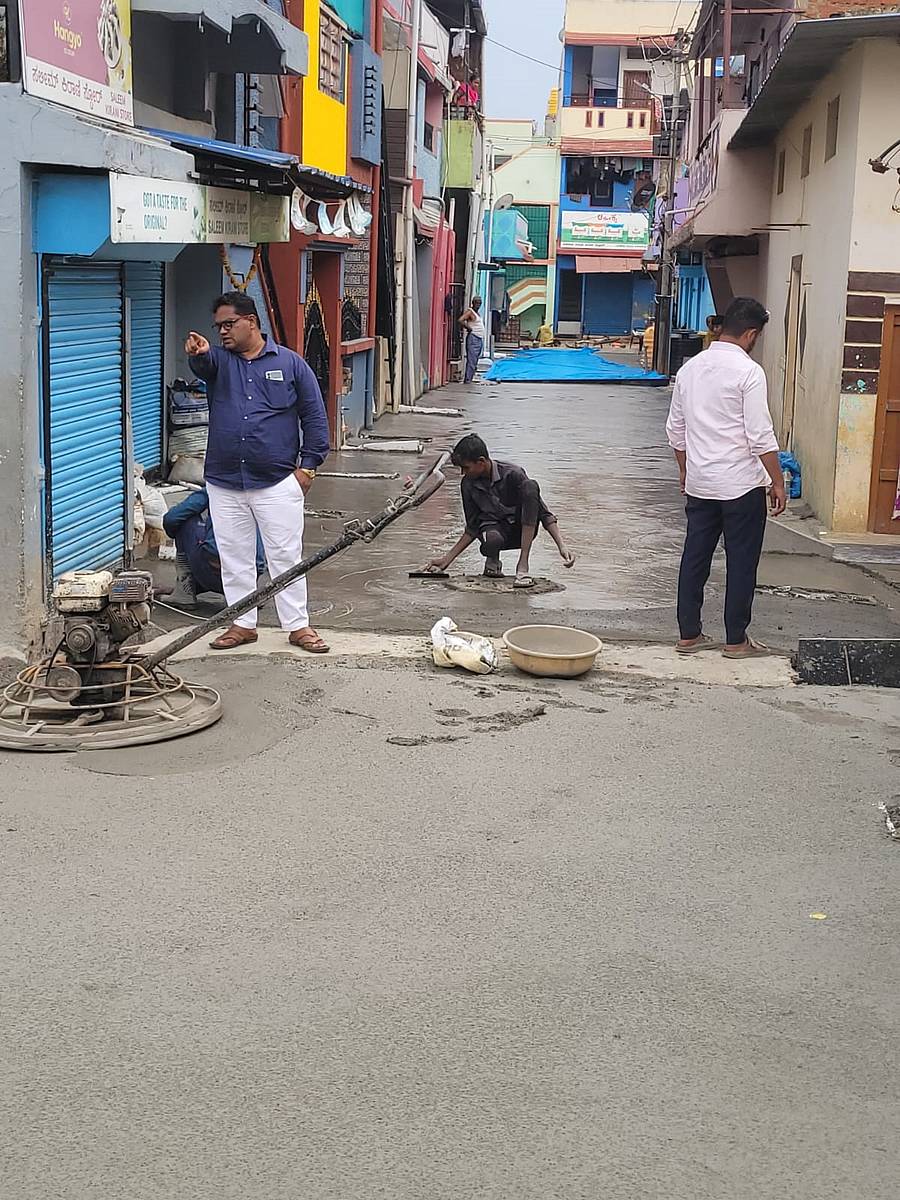 ಹುಬ್ಬಳ್ಳಿಯ 71ನೇ ವಾರ್ಡ್‌ನಲ್ಲಿ ಸಿಸಿ ರಸ್ತೆ ನಿರ್ಮಾಣ ಕಾರ್ಯ ಪ್ರಗತಿಯಲ್ಲಿದೆ
