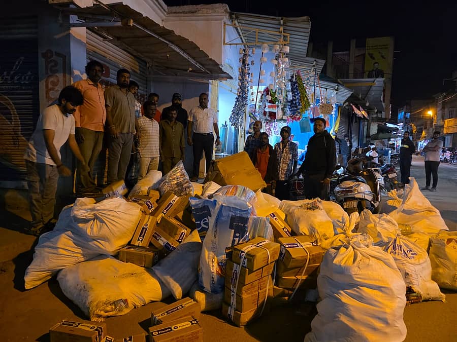 ನಗರಸಭೆಯಿಂದ ವಶಕ್ಕೆ ಪಡೆದ 100 ಕೆ.ಜಿ ಪ್ಲಾಸ್ಟಿಕ್