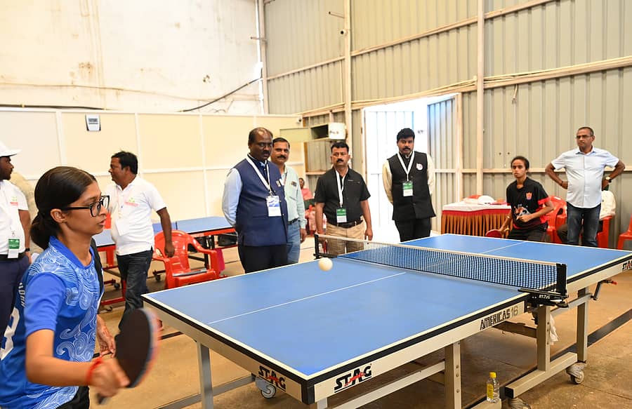 ರಾಜ್ಯಮಟ್ಟದ ಟೇಬಲ್ ಟೆನ್ನಿಸ್ ಪಂದ್ಯಾವಳಿಯ ಬಾಲಕಿಯರ ವಿಭಾಗದ ಪಂದ್ಯ ಗಮನಿಸಿದ ಡಿಡಿಪಿಯು ಚಂದ್ರಕಾಂತ ಶಹಾಬಾದಕರ್