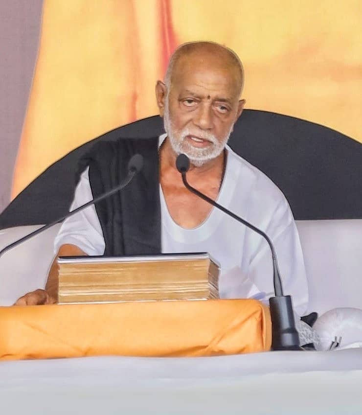 <div class="paragraphs"><p>ರಾಮಕಥಾ ನಿರೂಪಕ ಮೊರಾರಿ&nbsp;ಬಾಪು </p></div>