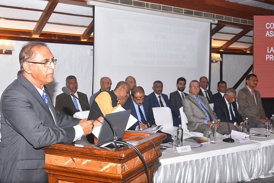 ಕೂರ್ಗ್ ಪ್ಲಾಂಟರ್ಸ್ ಅಸೋಸಿಯೇಷನ್ನ 146ನೇ ವಾರ್ಷಿಕ ಮಹಾಸಭೆಯಲ್ಲಿ ಅಧ್ಯಕ್ಷ ಎ.ನಂದಾಬೆಳ್ಯಪ್ಪ ಮಾತನಾಡಿದರು