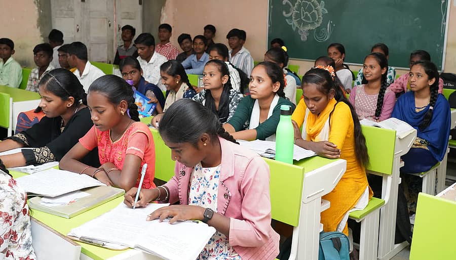 ಶಾಲೆಯೊಂದರಲ್ಲಿ ಓದುತ್ತಿರುವ ಮಕ್ಕಳು/ ಸಂಗ್ರಹ ಚಿತ್ರ