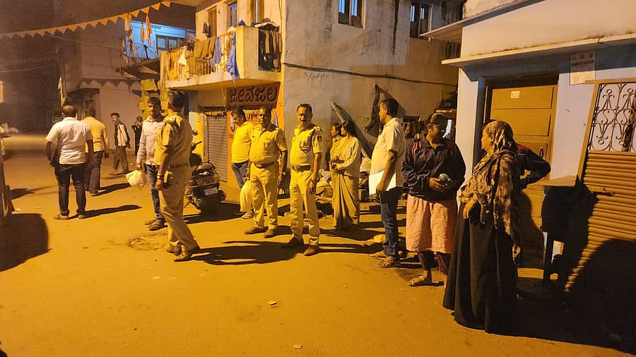 ಗಾಂಜಾ ಮಾರಾಟದ ಜಾಲ ಪತ್ತೆಗಾಗಿ ಚಿಂತಾಮಣಿ ನಗರದಲ್ಲಿ ಪೊಲೀಸರ ಕಾರ್ಯಾಚರಣೆ