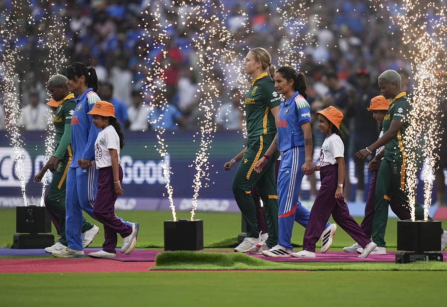 <div class="paragraphs"><p>ಐಸಿಸಿ ಮಹಿಳಾ ವಿಶ್ವಕಪ್ ಏಕದಿನ ಕ್ರಿಕೆಟ್ ಟೂರ್ನಿಯ ಫೈನಲ್ ಪಂದ್ಯವು ನವಿ ಮುಂಬೈಯ ಡಿ.ವೈ. ಪಾಟೀಲ ಕ್ರೀಡಾಂಗಣದಲ್ಲಿ ಇಂದು (ನ.2) ನಡೆಯುತ್ತಿದೆ.</p></div>