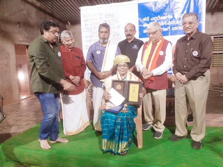 ತುಮರಿಯ ಶಾಂತವೇರಿ ಗೋಪಾಲಗೌಡ ರಂಗಮಂದಿರದಲ್ಲಿ ಭಾನುವಾರ ಮದ್ರಾಸ್ ವಿಶ್ವವಿದ್ಯಾಲಯದ ಕನ್ನಡ ವಿಭಾಗದ ಪ್ರಾಧ್ಯಾಪಕಿ ತಮಿಳ್ ಸೆಲ್ವಿ  ಅವರಿಗೆ ಜಿ. ವೆಂಕಟಸುಬ್ಬಯ್ಯ ಭಾಷಾ ಸಮ್ಮಾನ್ ಪ್ರಶಸ್ತಿ ಪ್ರದಾನ ಮಾಡಲಾಯಿತು