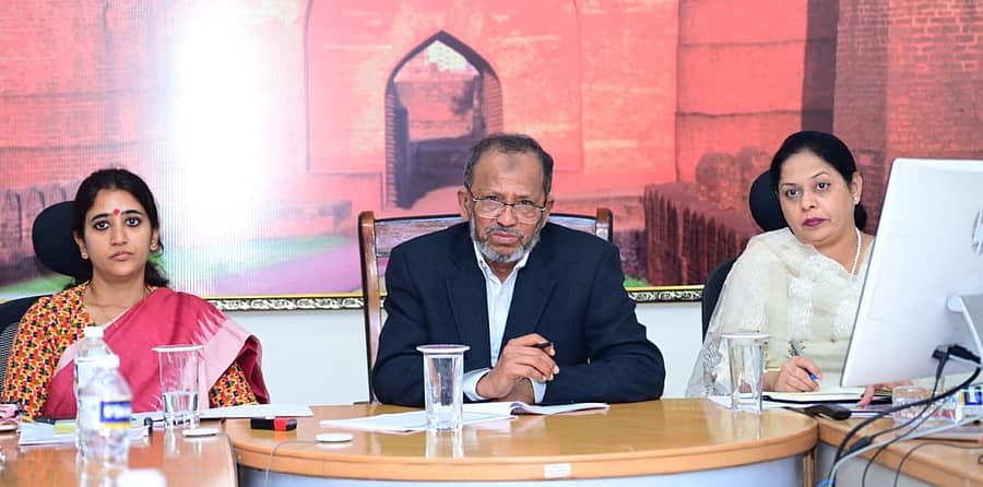 ಸಭೆಯಲ್ಲಿ ಅಲ್ಪಸಂಖ್ಯಾತರ ಅಯೋಗದ ಅಧ್ಯಕ್ಷ ಯು. ನಿಸಾರ್‌ ಅಹಮ್ಮದ್‌ ಮಾತನಾಡಿದರು