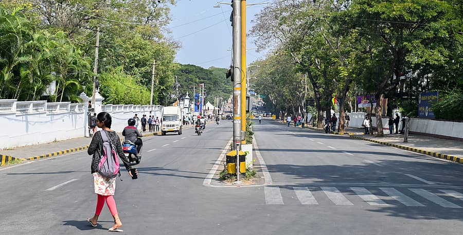 ಮೈಸೂರಿನ ಜೆಎಲ್ಬಿ ರಸ್ತೆಯ ನೋಟ