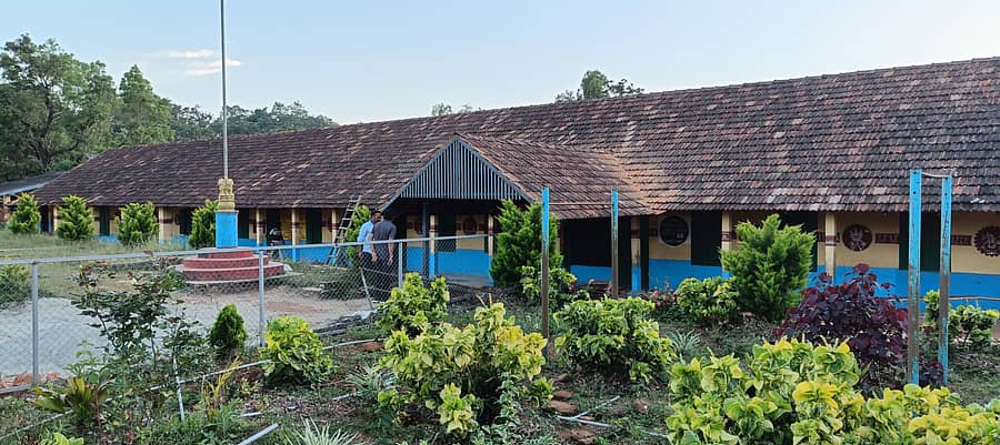 ಸೋಮವಾರಪೇಟೆ ಸಮೀಪದ ಬೇಳೂರು ಸರ್ಕಾರಿ ಹಿರಿಯ ಪ್ರಾಥಮಿಕ ಶಾಲೆ