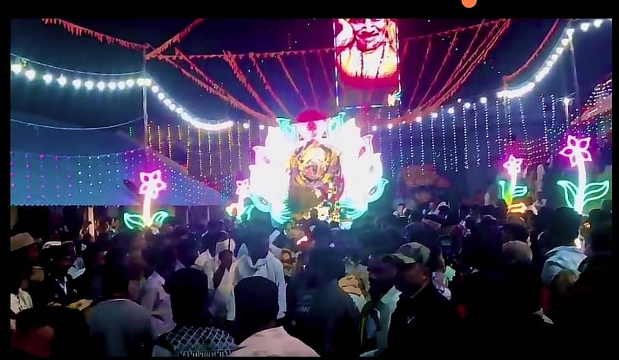 ಬೆಳಕವಾಡಿ ಸಮೀಪದ ಕುಂದೂರು ಗ್ರಾಮದಲ್ಲಿ ಕುಂದೂರಮ್ಮನ ಚಿನ್ನದ ಮೂರ್ತಿಯ ಪಲ್ಲಕ್ಕಿ ಉತ್ಸವ ಮೆರವಣಿಗೆ ನಡೆಯಿತು.