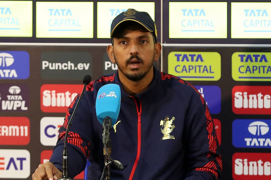 <div class="paragraphs"><p>ಮಲೋಲನ್ ರಂಗರಾಜನ್</p></div>