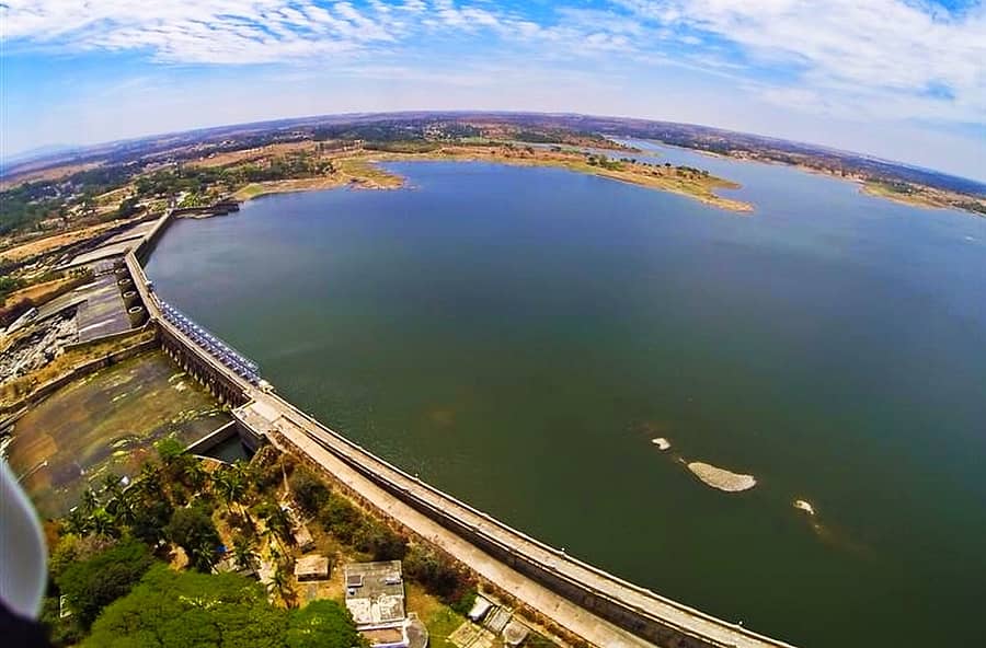 <div class="paragraphs"><p>ಶ್ರೀರಂಗಪಟ್ಟಣ ತಾಲ್ಲೂಕಿನ ಕೆಆರ್ಎಸ್ ಅಣೆಕಟ್ಟೆಯ ವಿಹಂಗಮ ನೋಟ (ಸಂಗ್ರಹ ಚಿತ್ರ)</p></div>