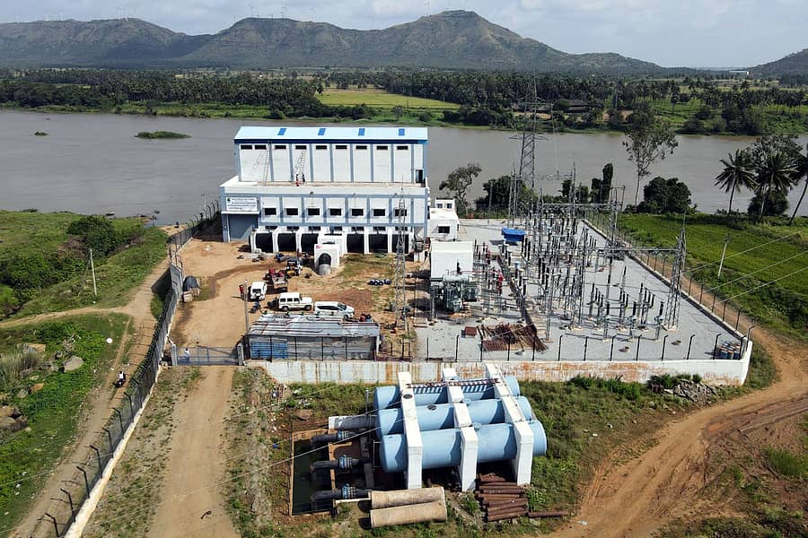 ಕೂಡ್ಲಿಗಿ ವಿಧಾನಸಭಾ ಕ್ಷೇತ್ರದ 74 ಕೆರೆಗಳಿಗೆ ನೀರು ತುಂಬಿಸಲು ಹೂವಿನಹಡಗಲಿ ತಾಲ್ಲೂಕಿನ ರಾಜವಾಳದ ಬಳಿ ನಿರ್ಮಾಣ ಮಾಡಿರುವ ಪಂಪ್ ಹೌಸ್