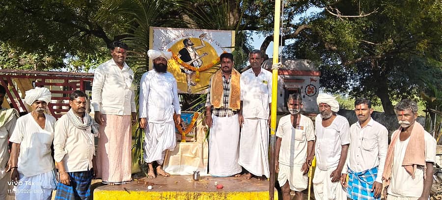 ಕೆಂಭಾವಿ ಸಮೀಪದ ನಗನೂರ ಗ್ರಾಮದಲ್ಲಿ ಶನಿವಾರ ಕನಕದಾಸರ ಜಯಂತಿಯನ್ನು ಆಚರಿಸಲಾಯಿತು