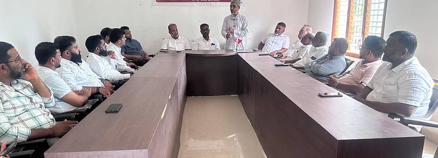 ಬೆಳ್ತಂಗಡಿ ಮುಸ್ಲಿಂ ಒಕ್ಕೂಟದ ವತಿಯಿಂದ ಖಂಡನಾ ಸಭೆ ನಡೆಯಿತು 