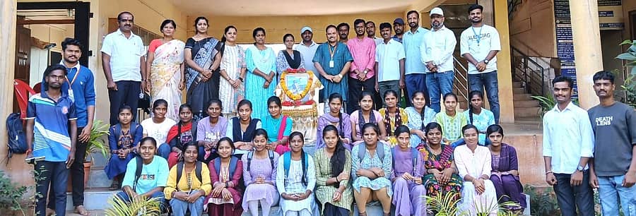 ಬಾಗಲಕೋಟೆಯ ನವನಗರ ಸರ್ಕಾರಿ ಪ್ರಥಮ ದರ್ಜೆ ಕಾಲೇಜಿನಲ್ಲಿ ಶನಿವಾರ ಕನಕದಾಸರ ಜಯಂತಿ ಆಚರಿಸಲಾಯಿತು